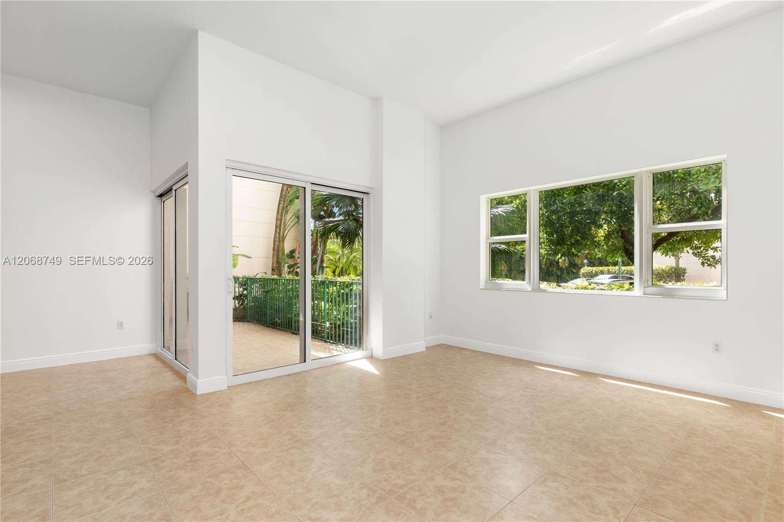 Turnberry Village So Tower | Unit #104 Unit #104 | Picture 6