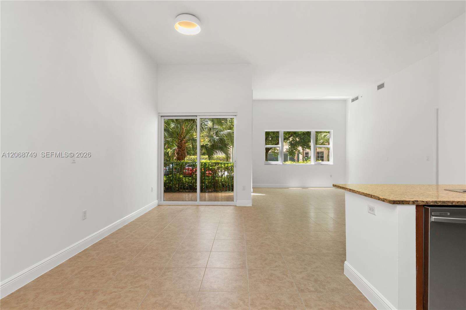 Turnberry Village So Tower | Unit #104 Unit #104 | Picture 7
