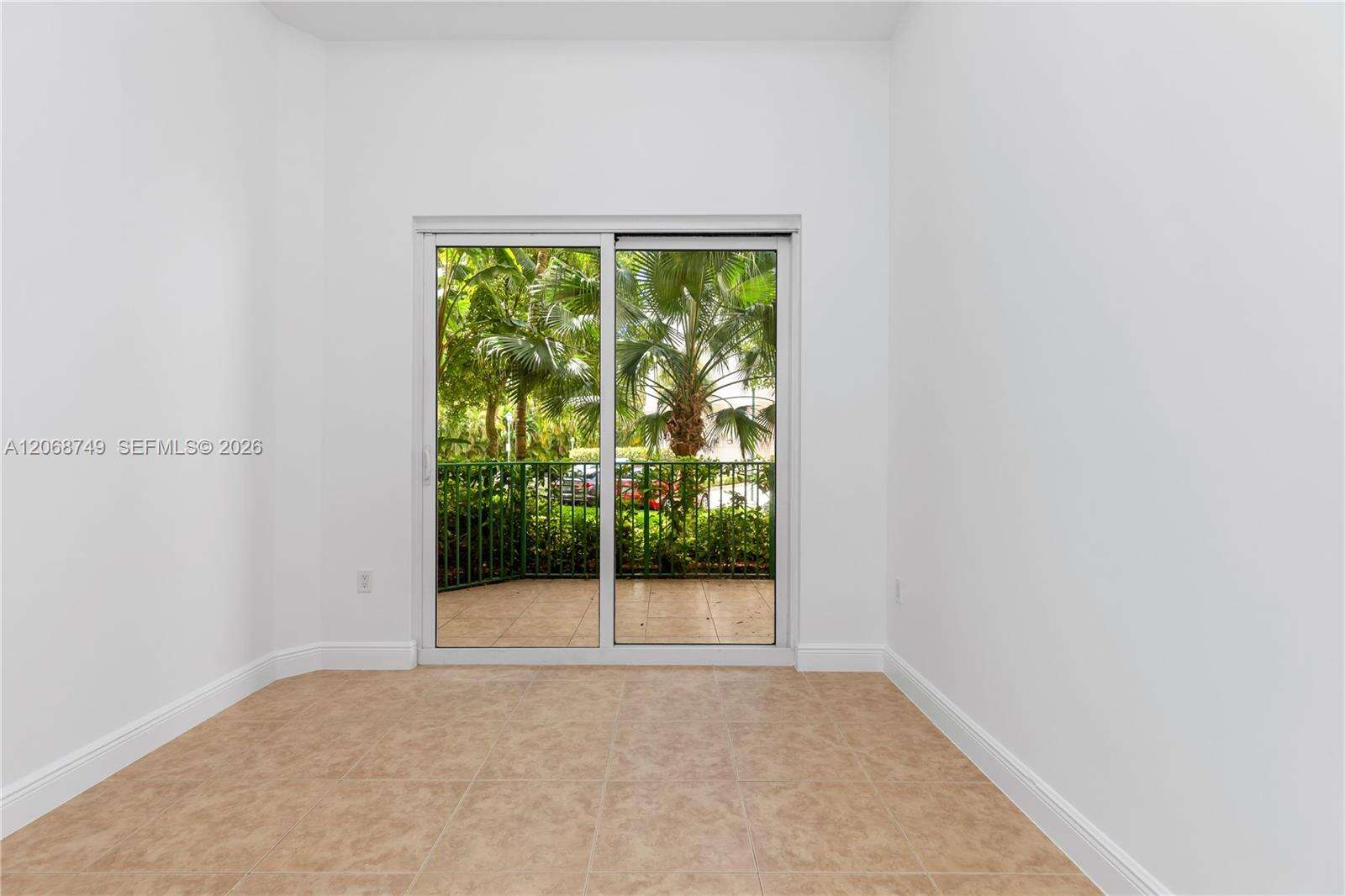 Turnberry Village So Tower | Unit #104 Unit #104 | Picture 8