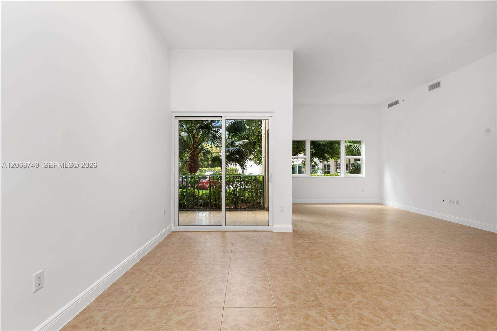 Turnberry Village So Tower | Unit #104 Unit #104 | Picture 9