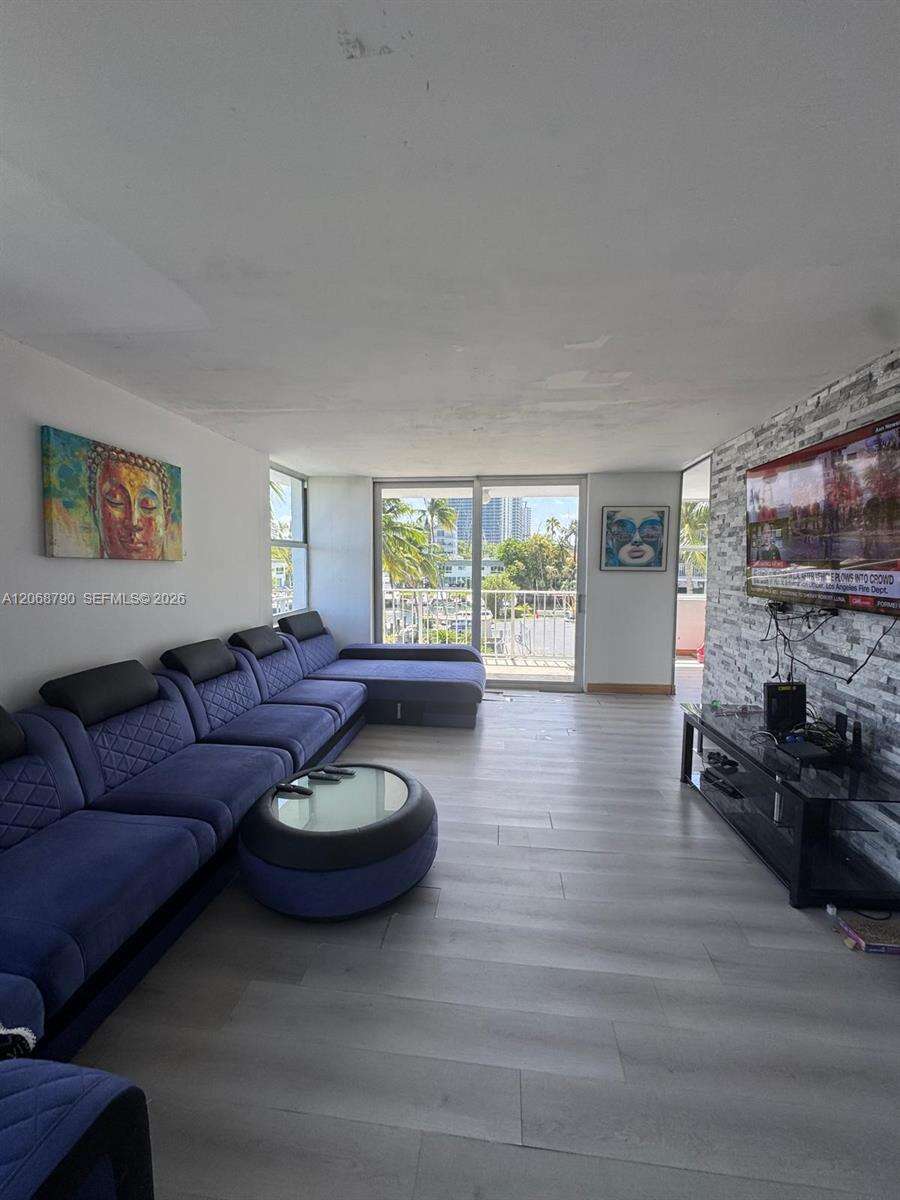 Reef South | Unit #3F Unit #3F | Picture 6