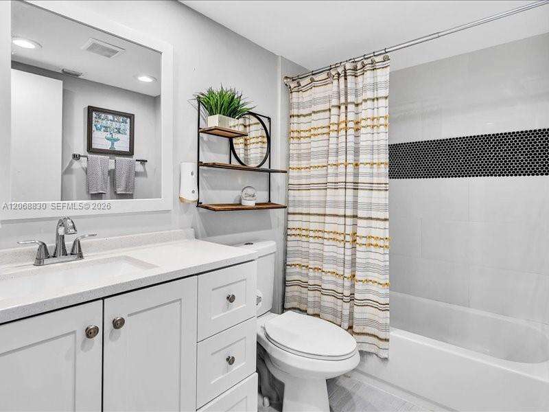 Buckingham East At Century Village Condominium I | Unit #208M Unit #208M | Picture 15