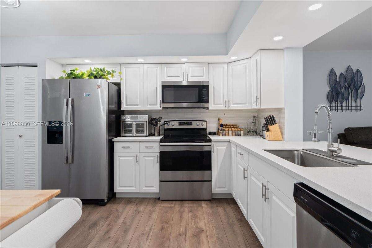 Buckingham East At Century Village Condominium I | Unit #208M Unit #208M | Picture 6