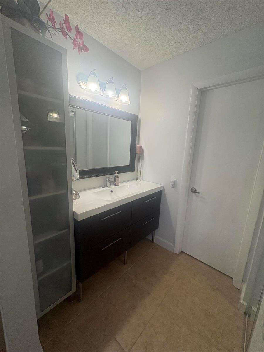 Lime Bay Condominium | N/A N/A | Picture 15
