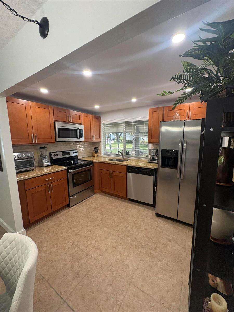 Lime Bay Condominium | N/A N/A | Picture 8
