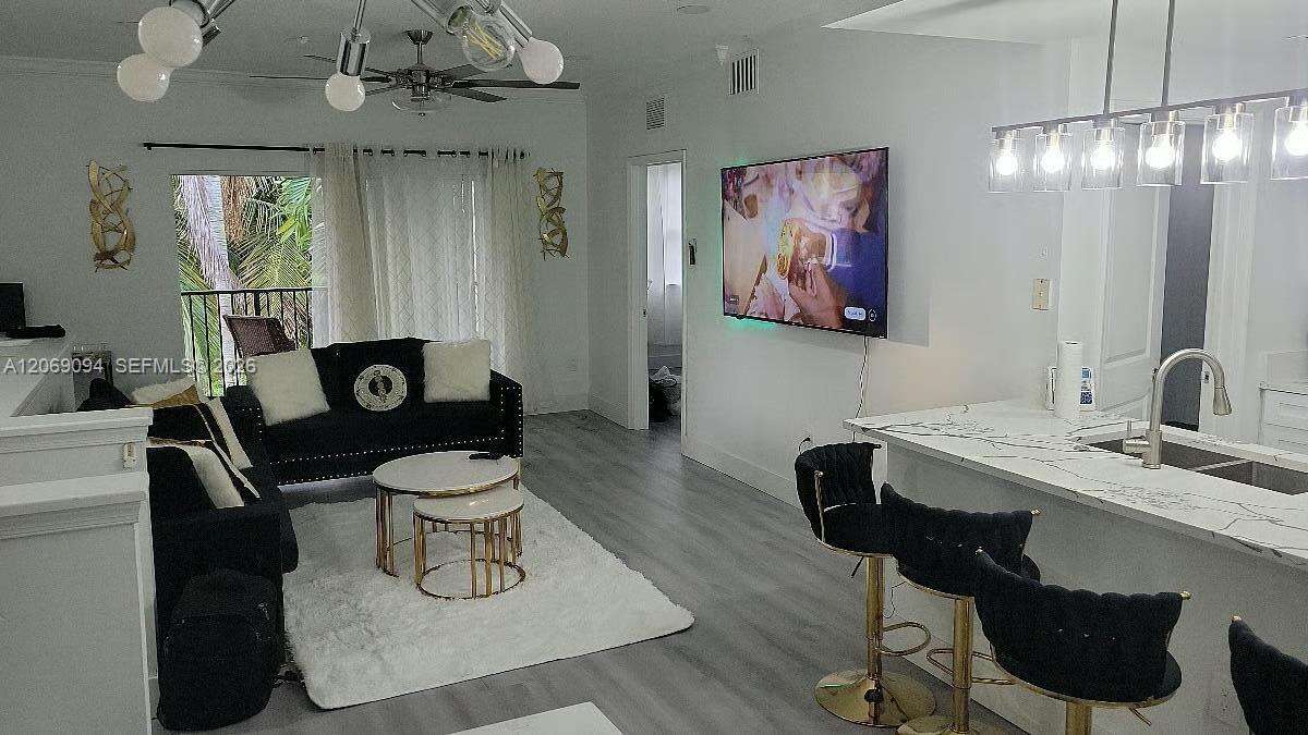 El Ad Poinciana | Unit #302 Unit #302 | Picture 1