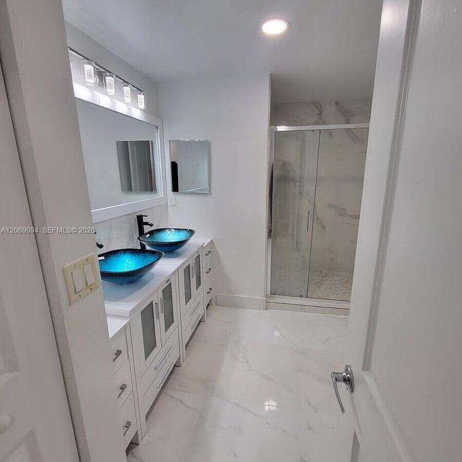 El Ad Poinciana | Unit #302 Unit #302 | Picture 4