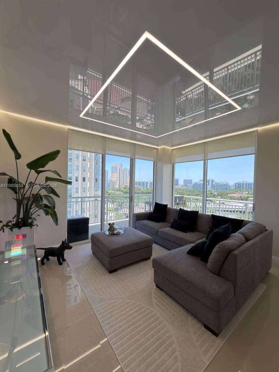 Turnberry On The Green | Unit #1004 Unit #1004 | Picture 1