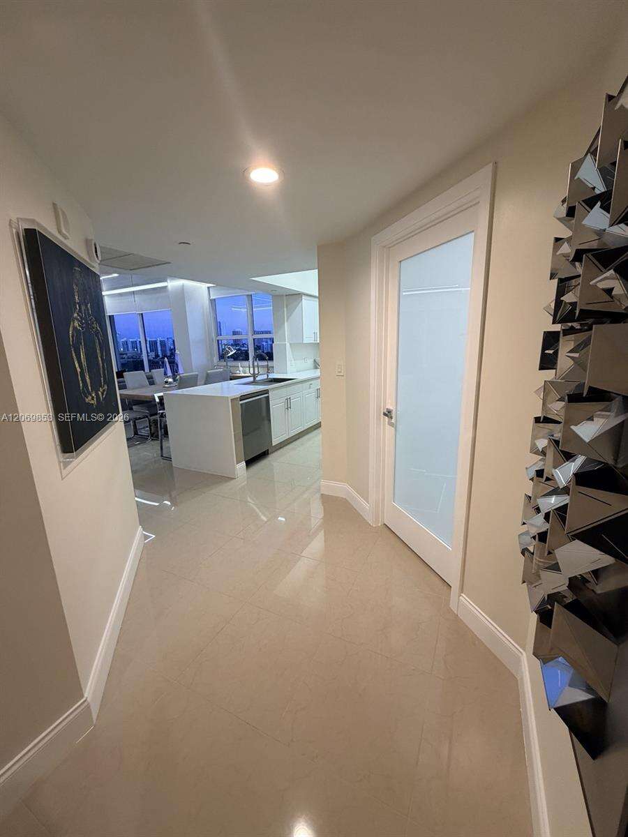 Turnberry On The Green | Unit #1004 Unit #1004 | Picture 4