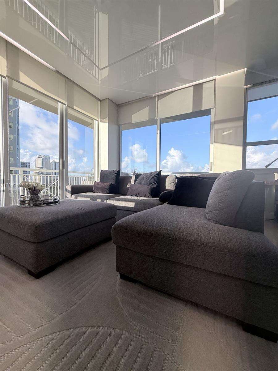 Turnberry On The Green | Unit #1004 Unit #1004 | Picture 7