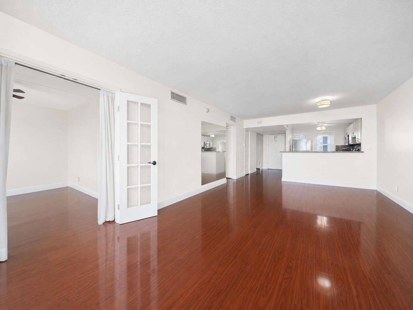 No 31 Palm Aire Country Club Apts | Unit #609 Unit #609 | Picture 2