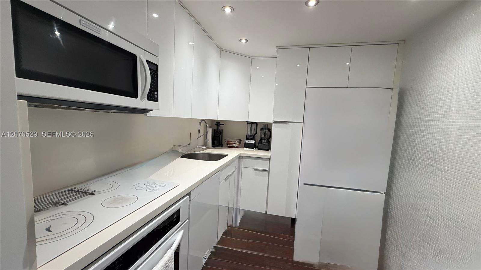Flamenco Condo Tower I | Unit #304 Unit #304 | Picture 5