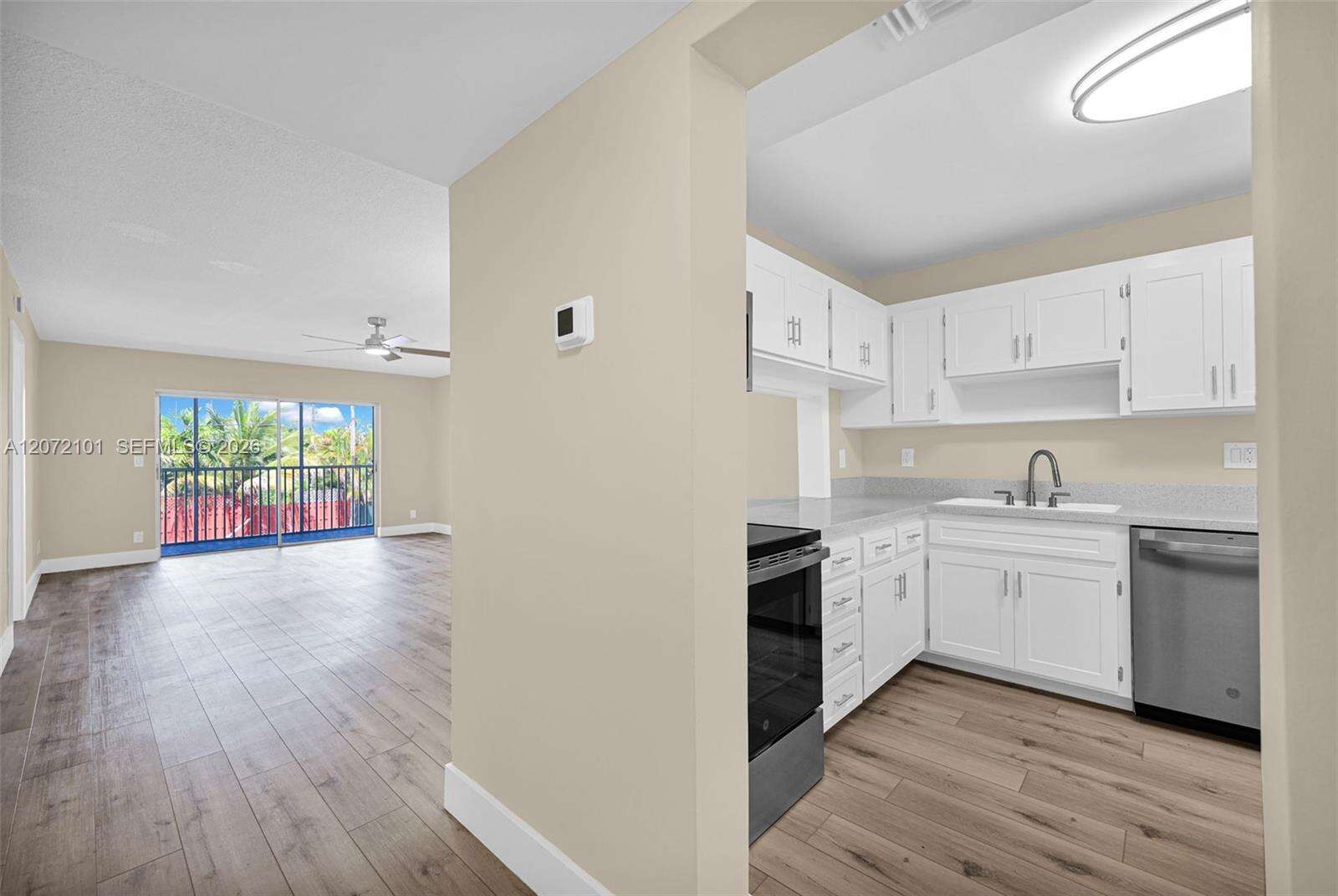 First Gulfstream Garden Apts | Unit #206B Unit #206B | Picture 3