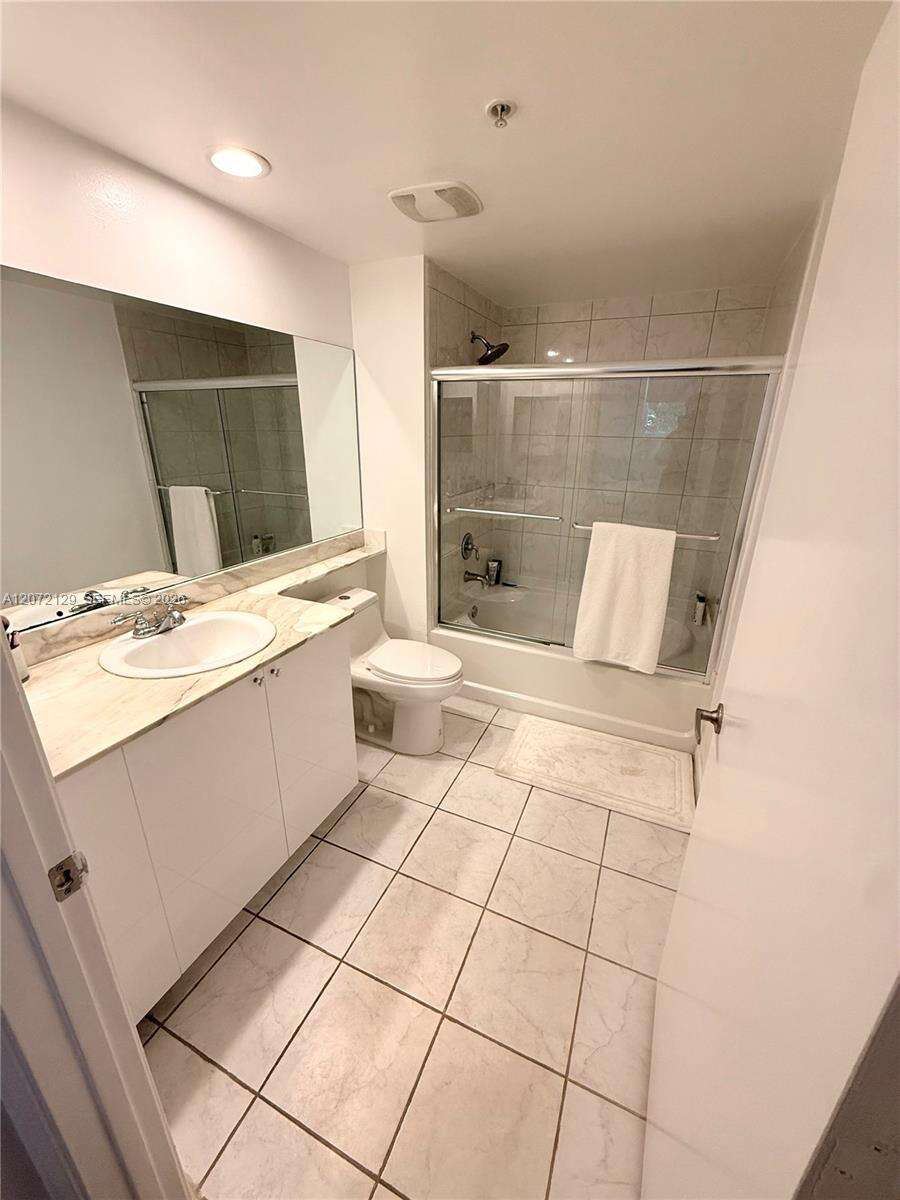 Venture At Aventura West | Unit #313 Unit #313 | Picture 6