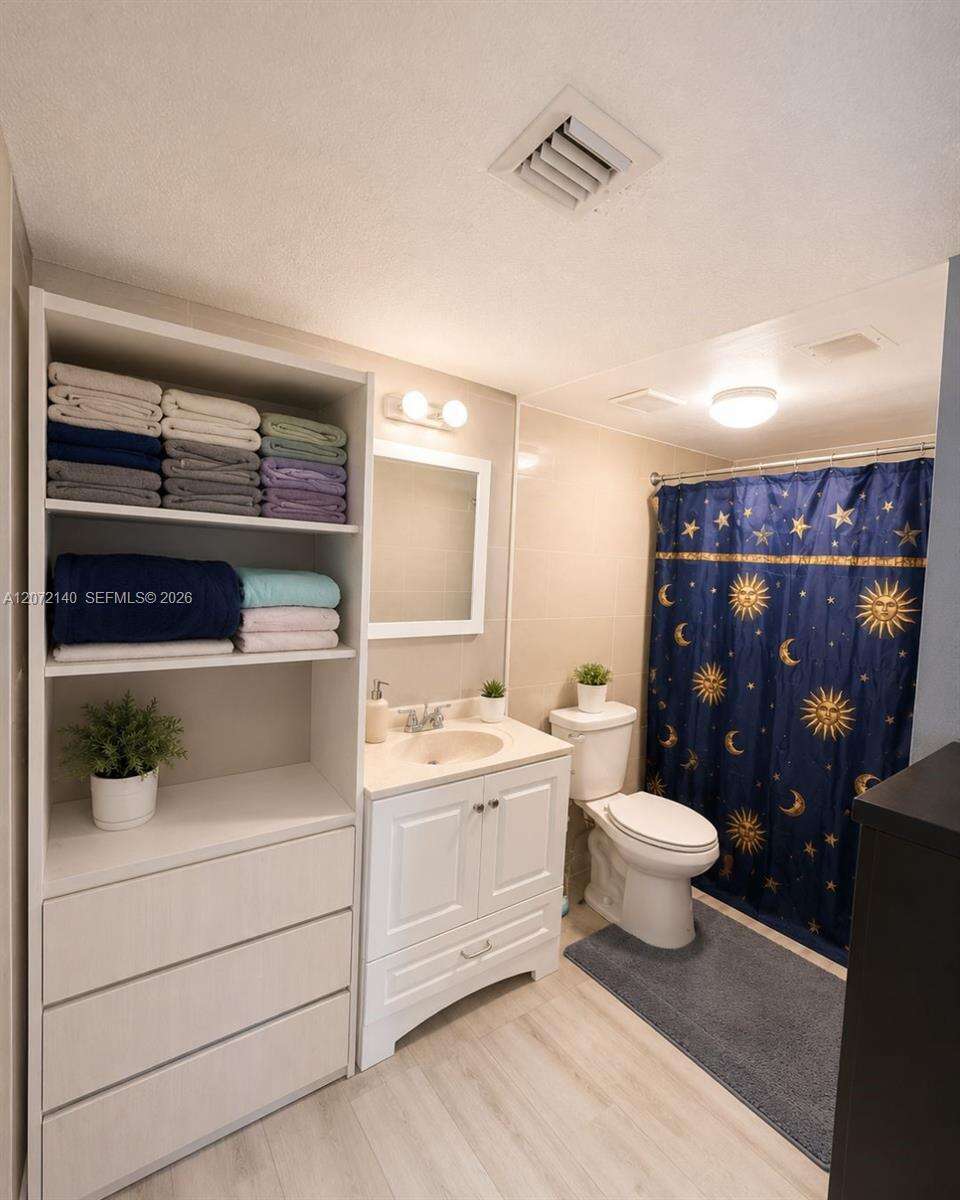 Sunrise Island Condominium Ii | Unit #403 Unit #403 | Picture 15