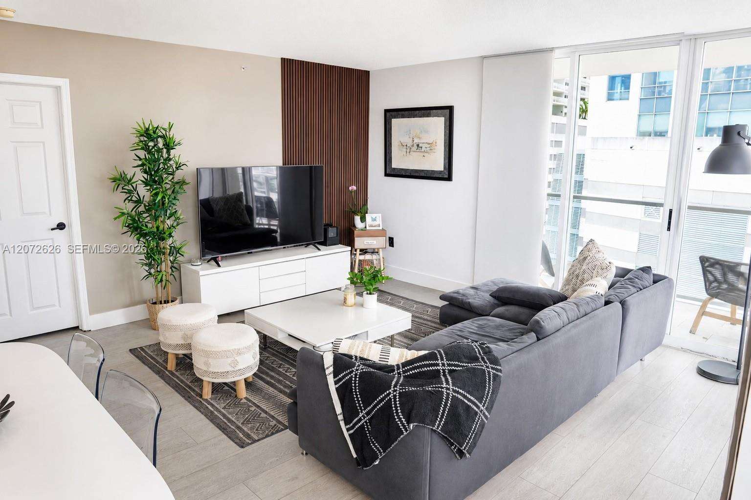 The Mark On Brickell | Unit #902 Unit #902 | Picture 1