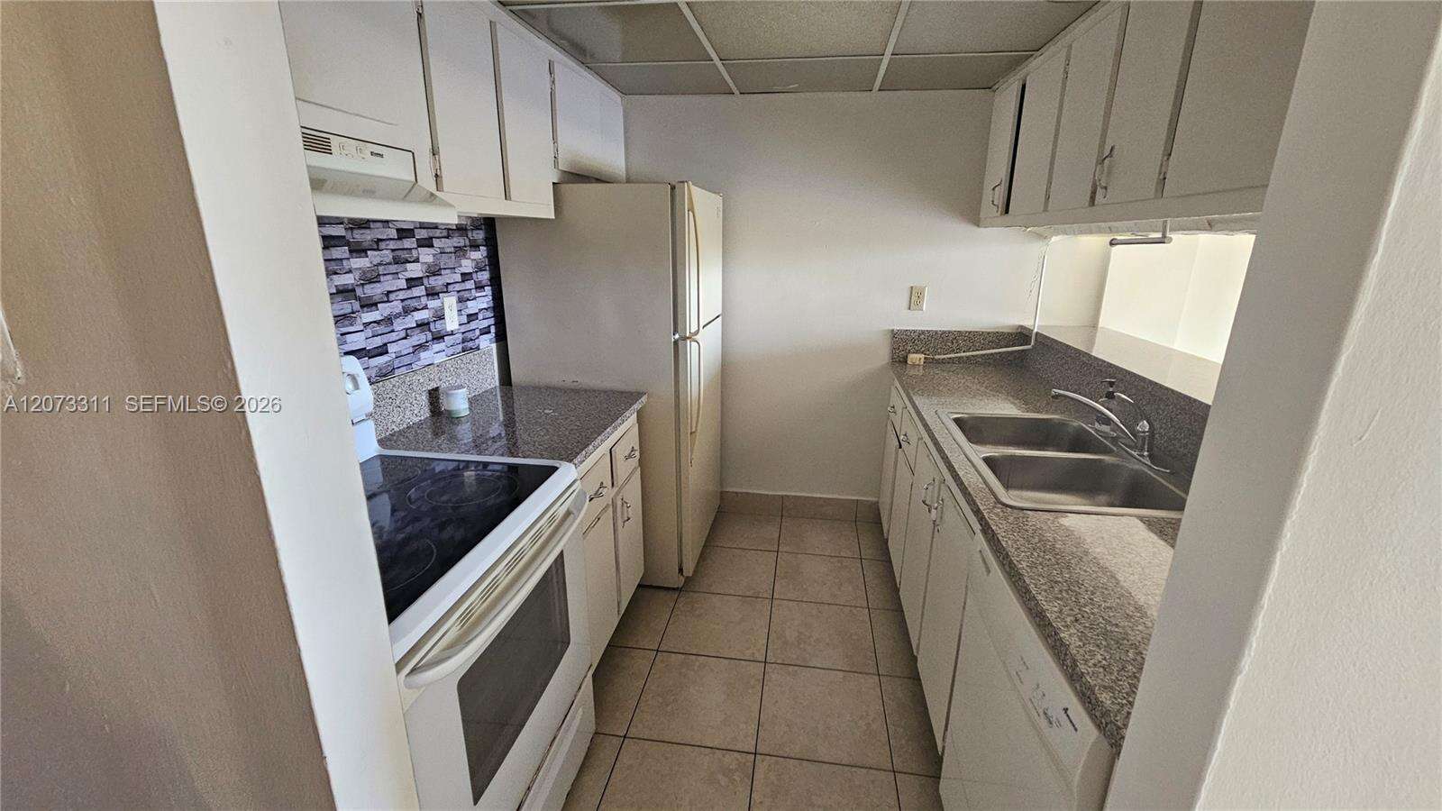 Peppermill Kendale Lk S W | Unit #A411 Unit #A411 | Picture 2
