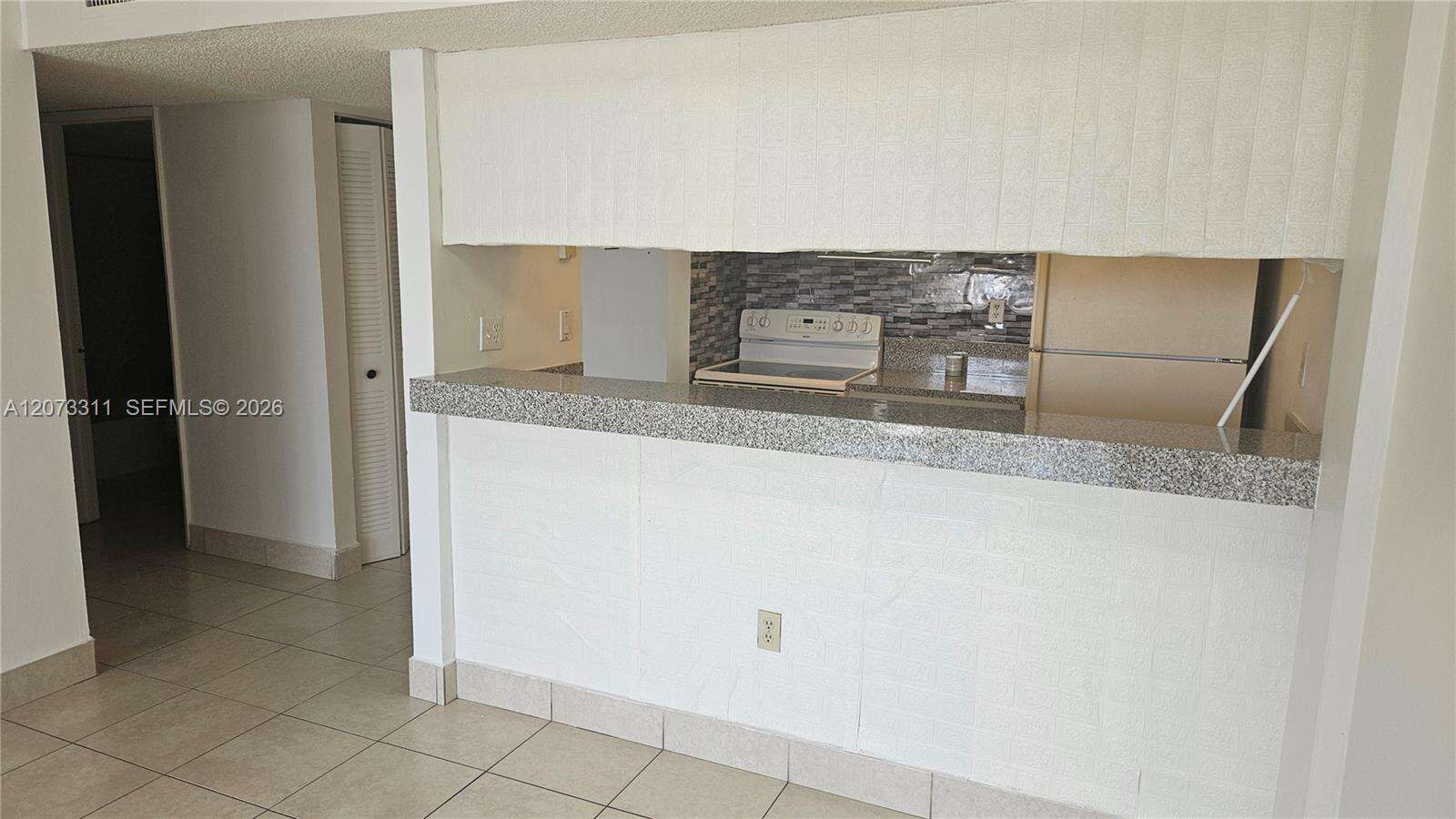 Peppermill Kendale Lk S W | Unit #A411 Unit #A411 | Picture 3