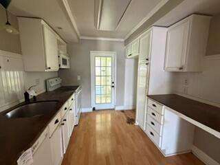 Oriole Gardens 4 | Unit #105 Unit #105 | Picture 2