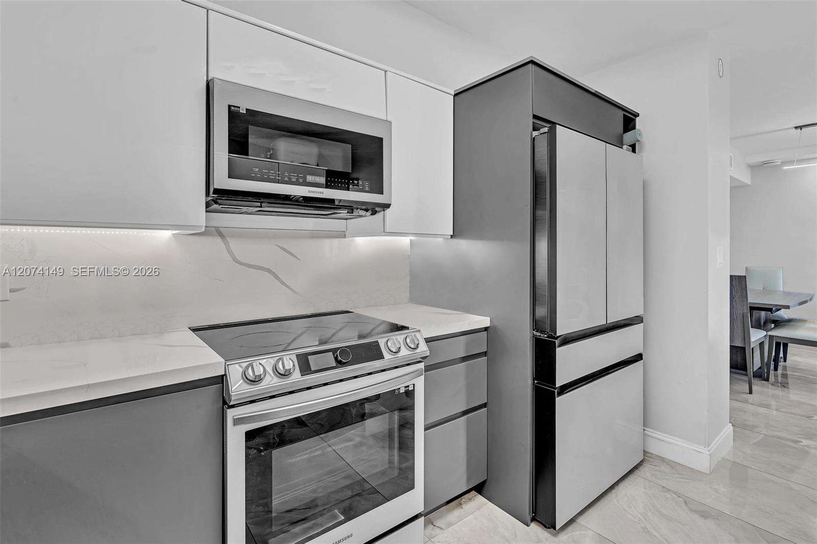 Mystic Pointe Tower 500 | Unit #411 Unit #411 | Picture 14