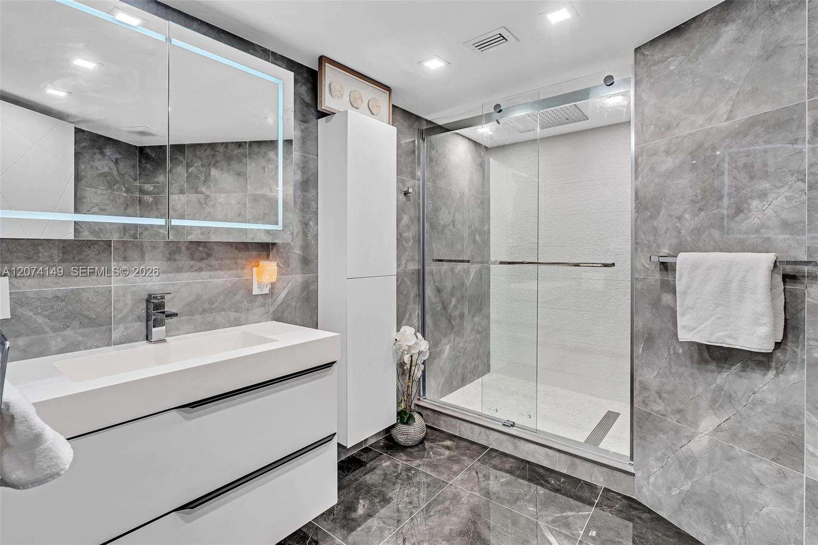 Mystic Pointe Tower 500 | Unit #411 Unit #411 | Picture 19