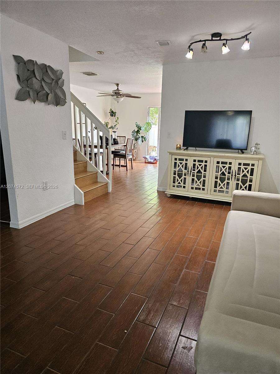 Washington Court Villas | Unit #27-D Unit #27-D | Picture 4
