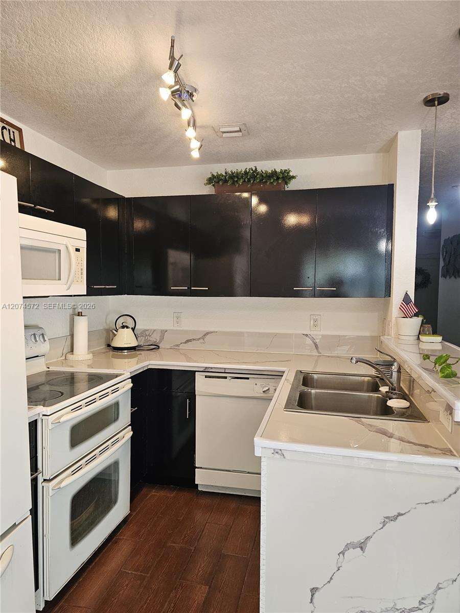 Washington Court Villas | Unit #27-D Unit #27-D | Picture 5