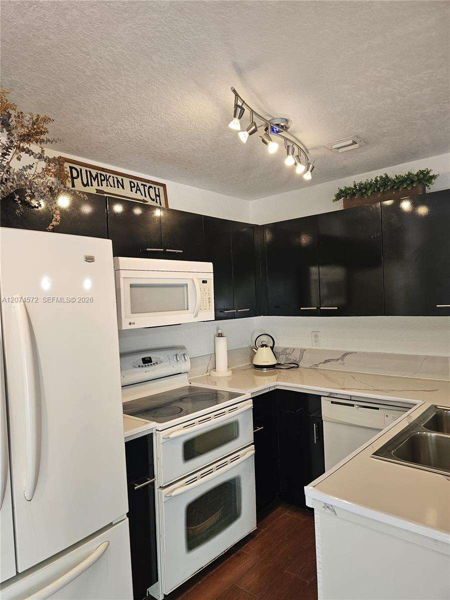 Washington Court Villas | Unit #27-D Unit #27-D | Picture 6