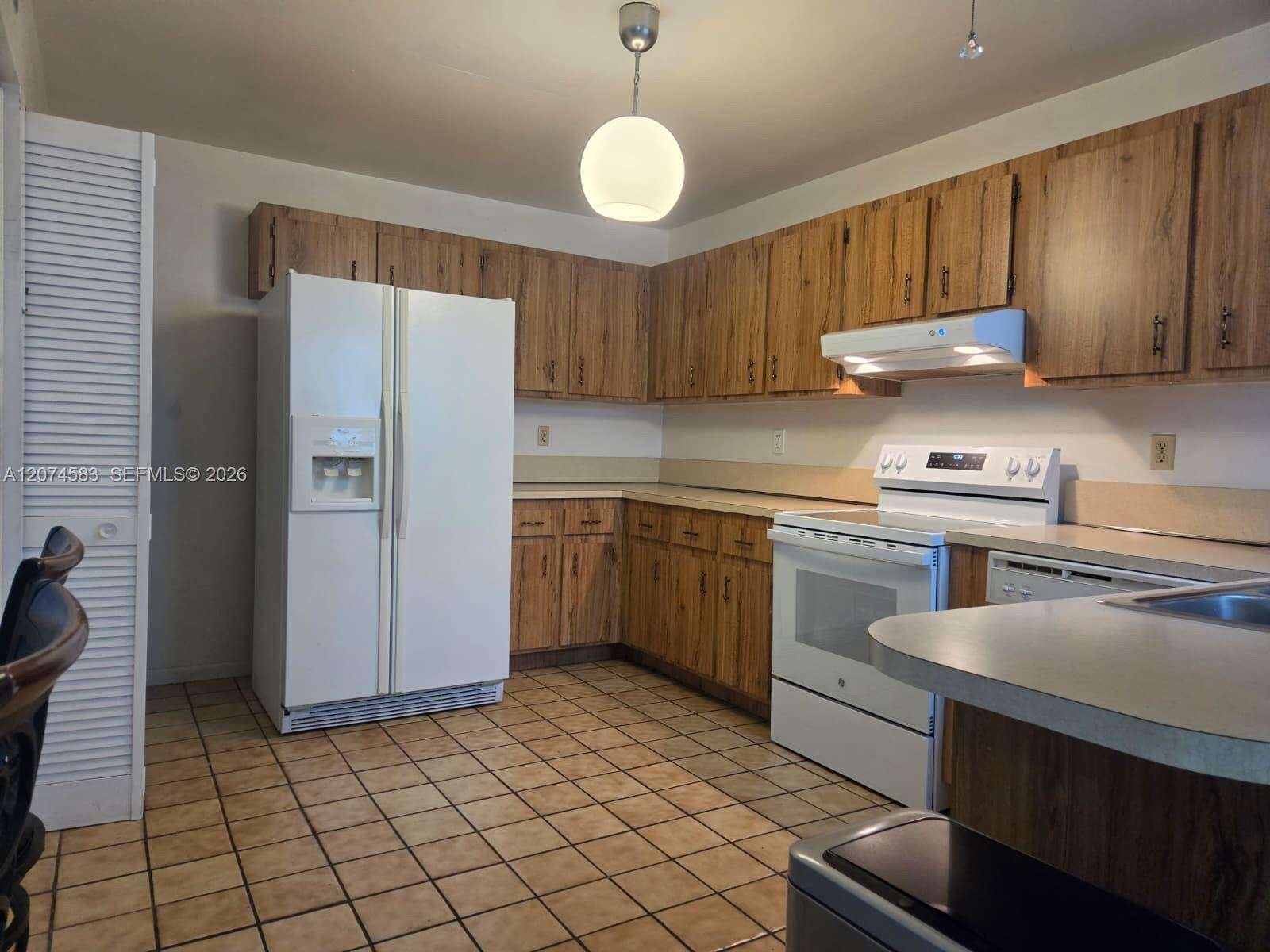 Woods Landing Condo Ph Ii | Unit #14F Unit #14F | Picture 10