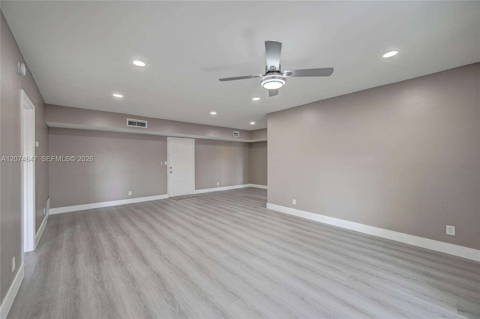 Coral Gardens | Unit #303-B Unit #303-B | Picture 12