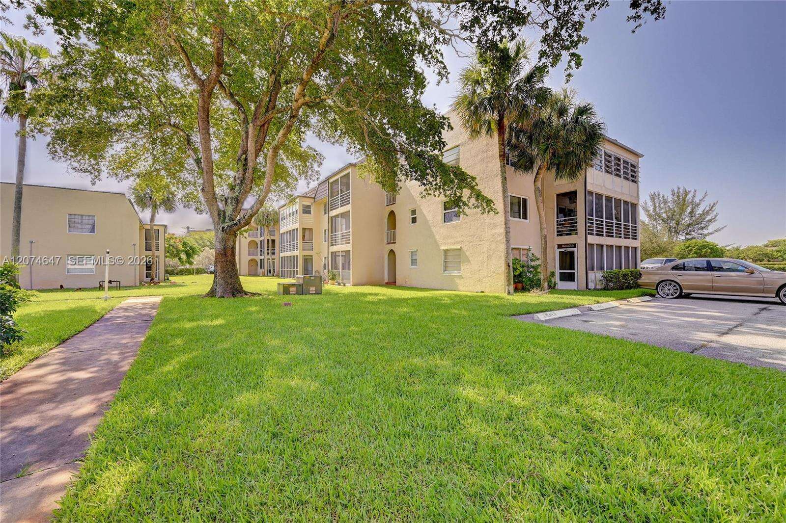 Coral Gardens | Unit #303-B Unit #303-B | Picture 4