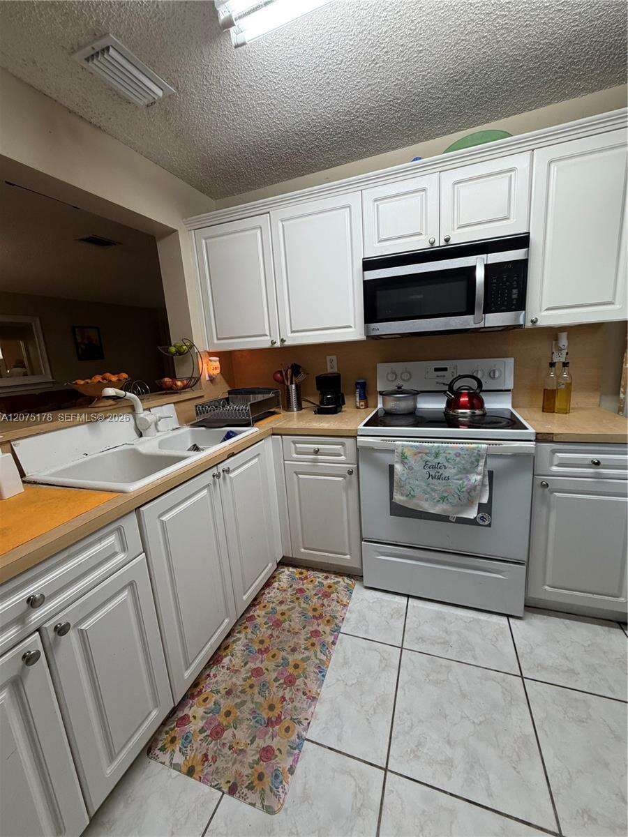Villa Encantada Condo No 2 | Unit #201 Unit #201 | Picture 5