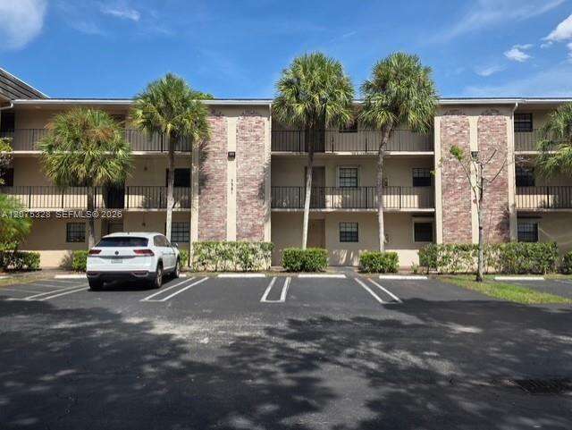Forest Hills Condo North | Unit #305 Unit #305 | Picture 2