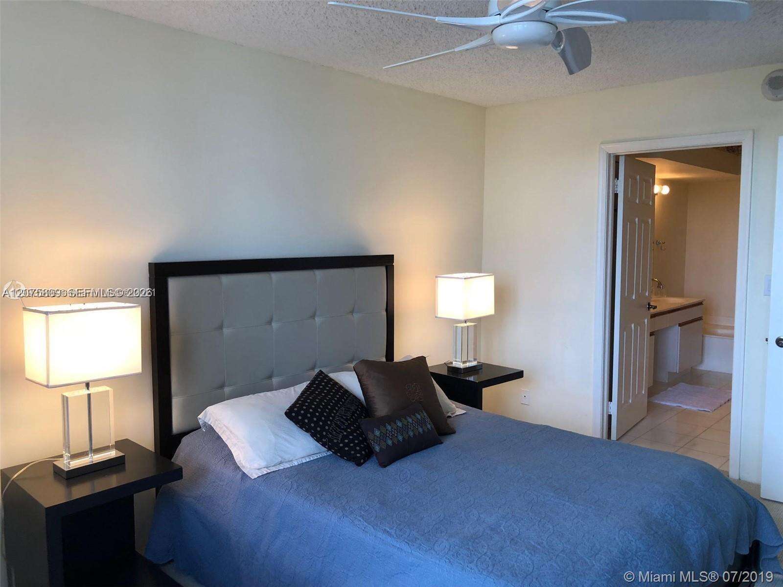 Mystic Pointe Tower 500 | Unit #1008 Unit #1008 | Picture 11