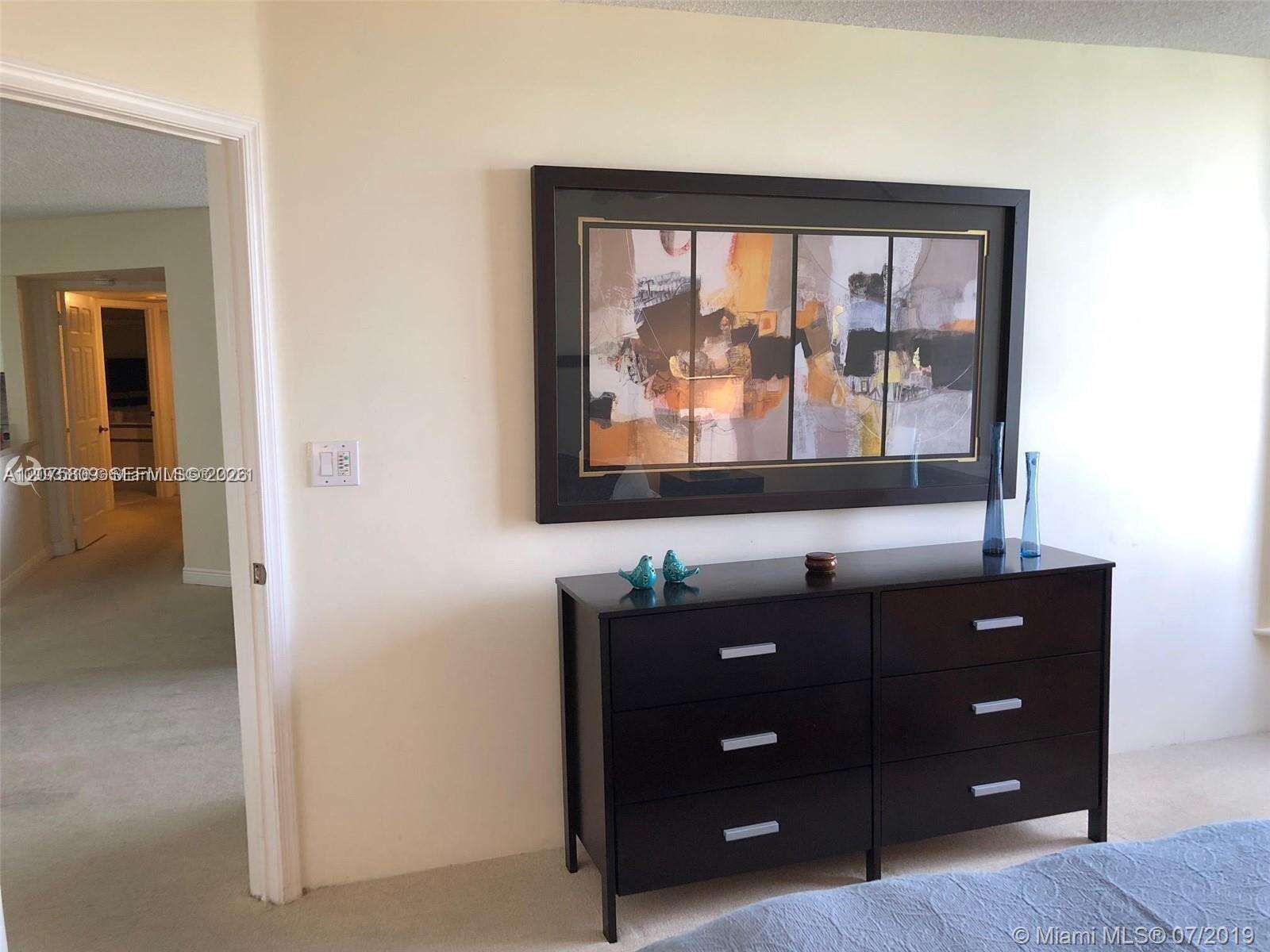 Mystic Pointe Tower 500 | Unit #1008 Unit #1008 | Picture 13