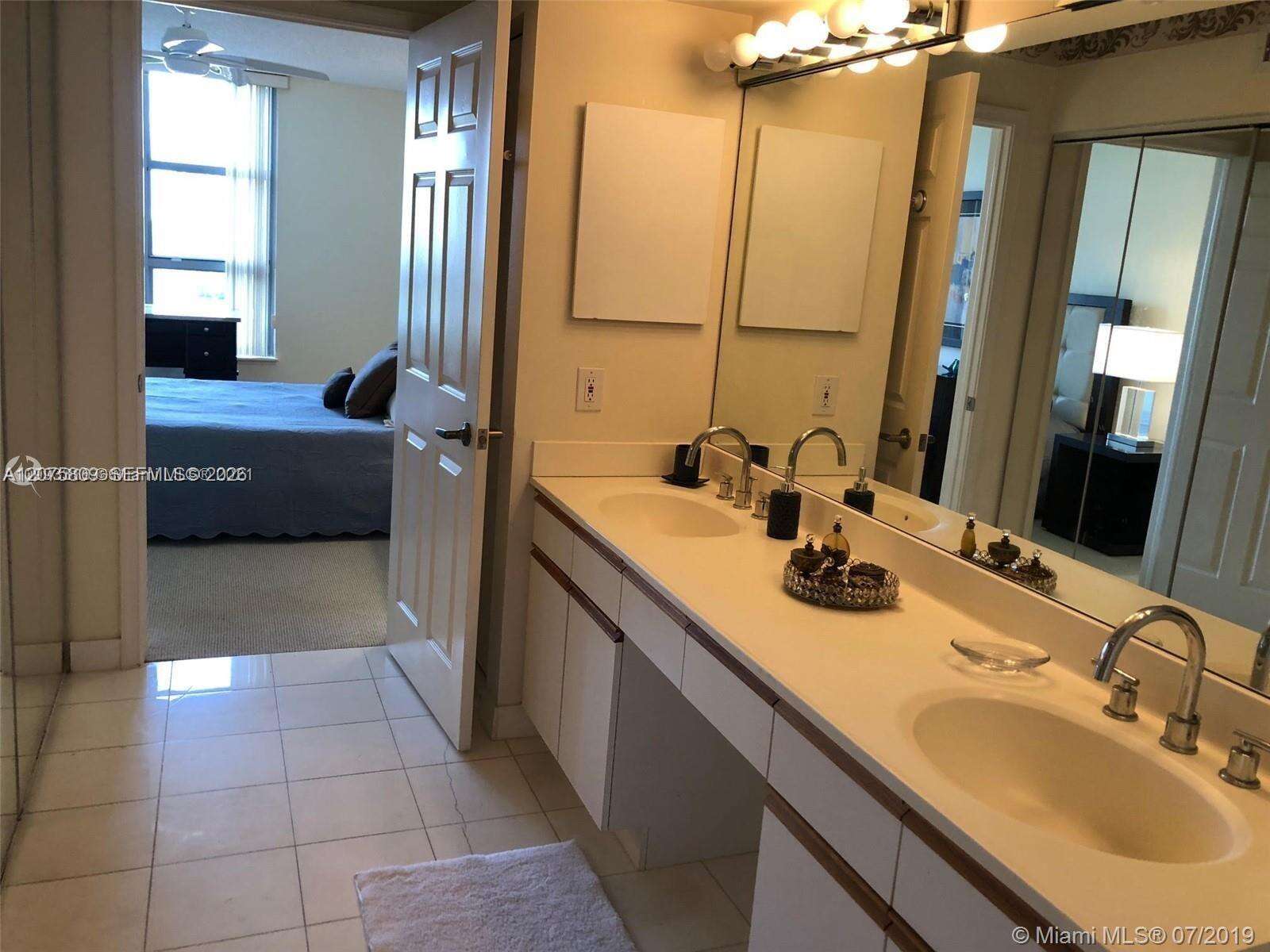 Mystic Pointe Tower 500 | Unit #1008 Unit #1008 | Picture 15