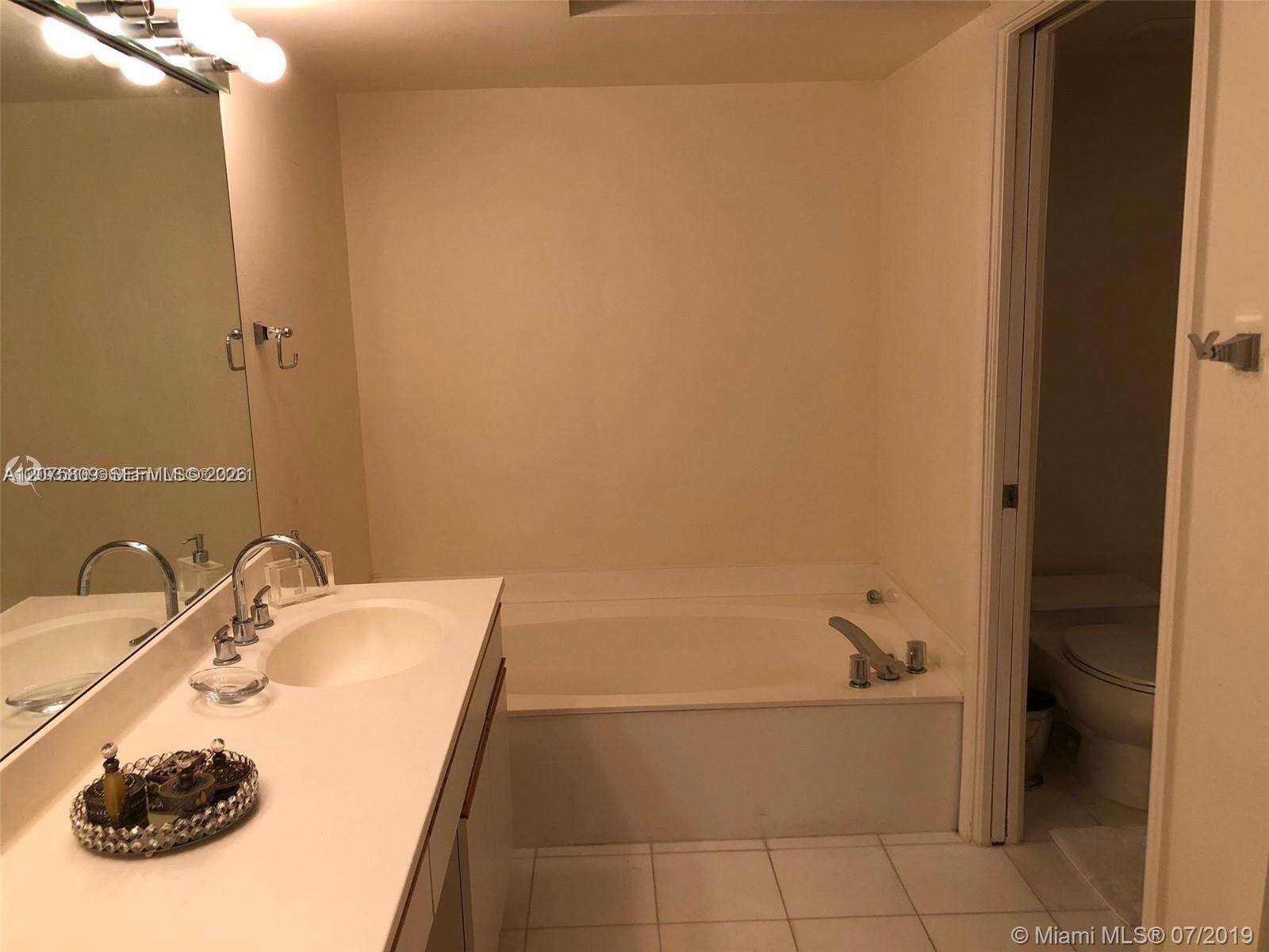 Mystic Pointe Tower 500 | Unit #1008 Unit #1008 | Picture 16