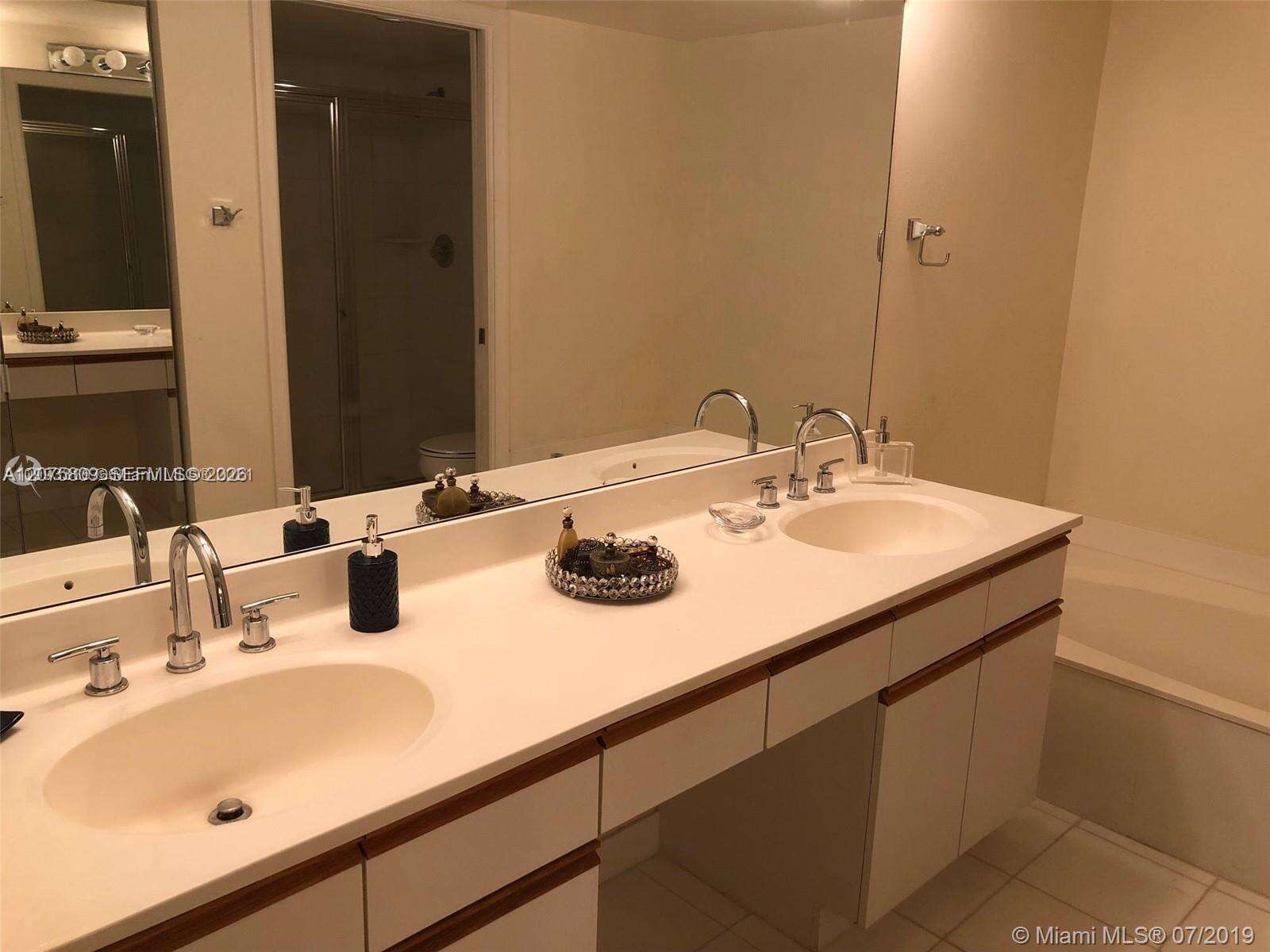 Mystic Pointe Tower 500 | Unit #1008 Unit #1008 | Picture 17