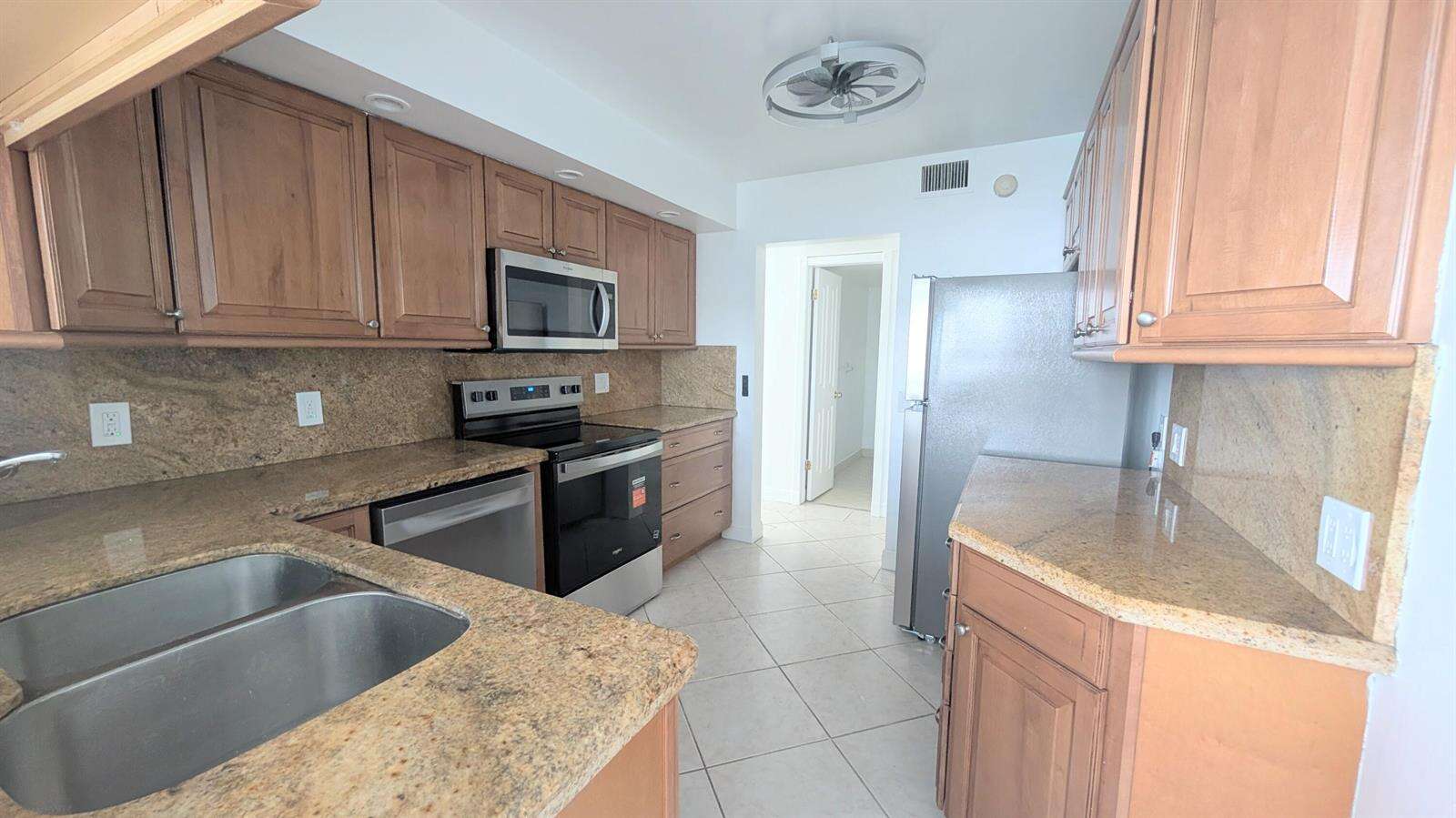Lake Emerald Condominium No Four | Unit #810 Unit #810 | Picture 14
