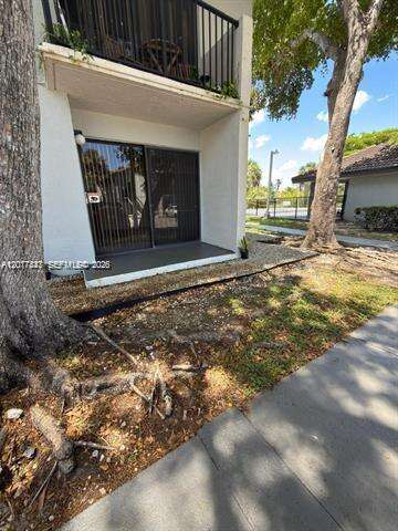 Villa Bellini | Unit #101 Unit #101 | Picture 3