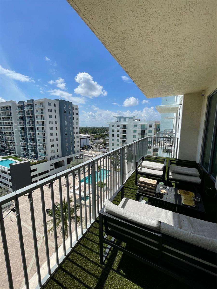 Hollywood Station Res | Unit #1016 Unit #1016 | Picture 2