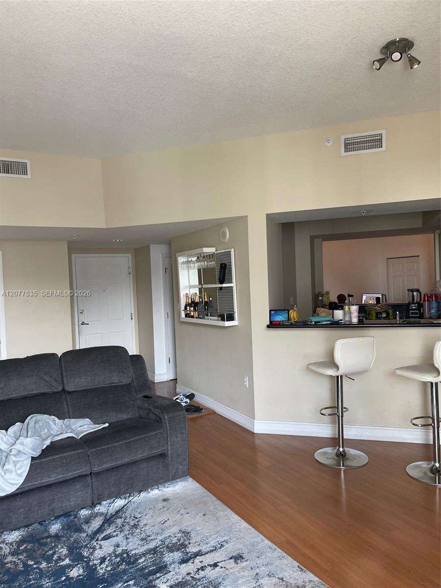 Hollywood Station Res | Unit #1016 Unit #1016 | Picture 9