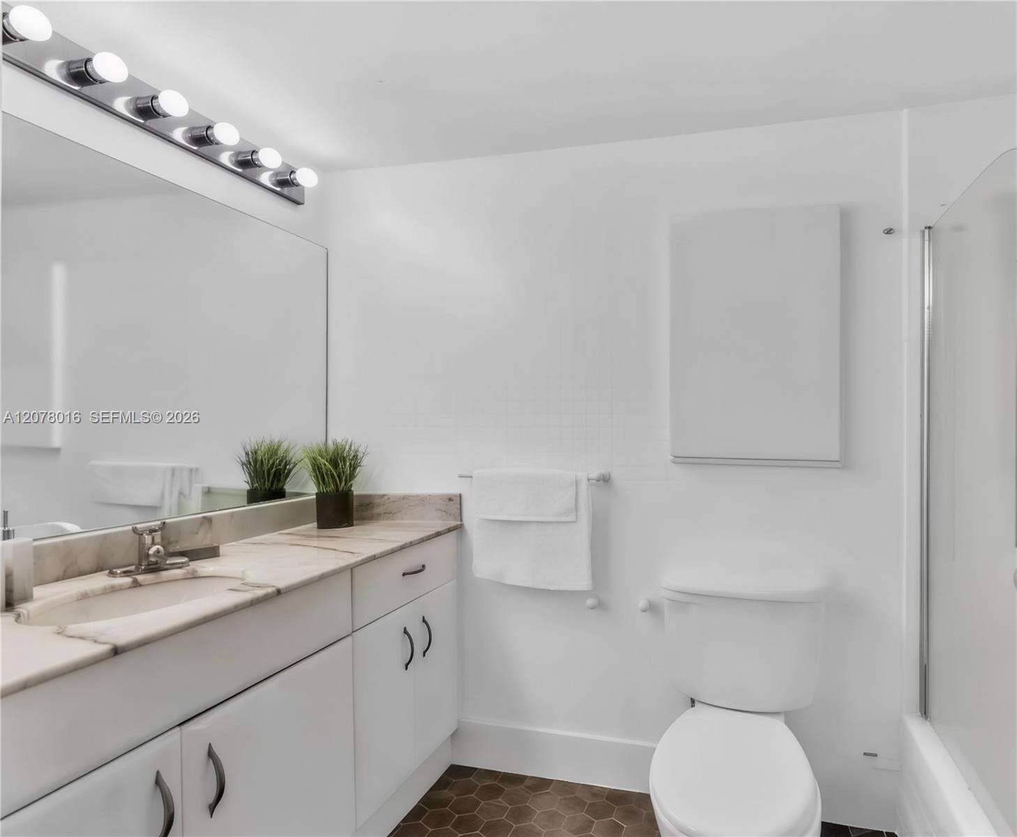 The Club At Brickell Bay Plaza | Unit #2510 Unit #2510 | Picture 4