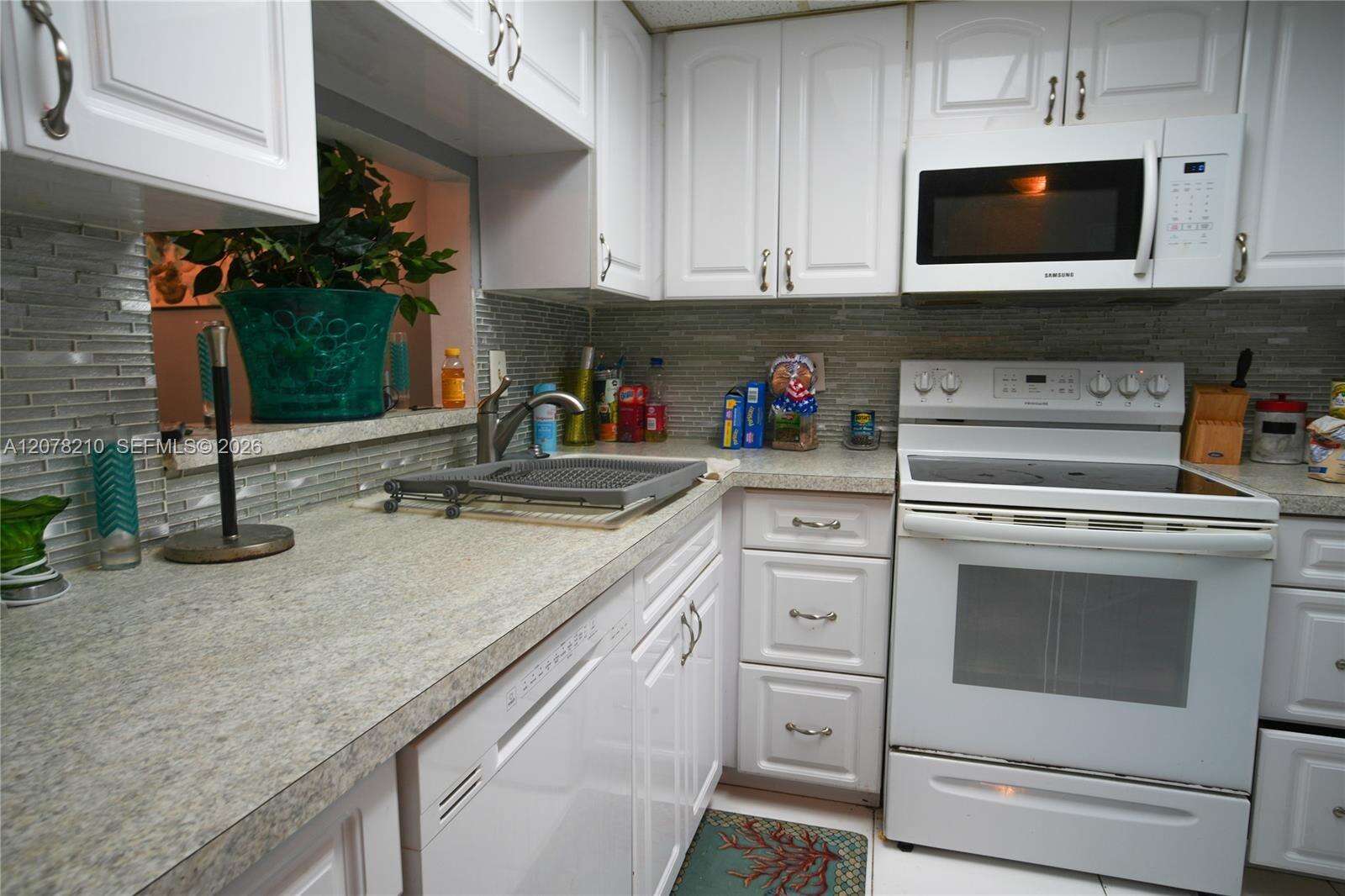 Las Vistas P R In Inverrary | Unit #101P Unit #101P | Picture 3