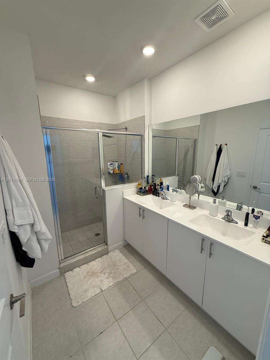 Lake Victoria Townhomes | N/A N/A | Picture 3
