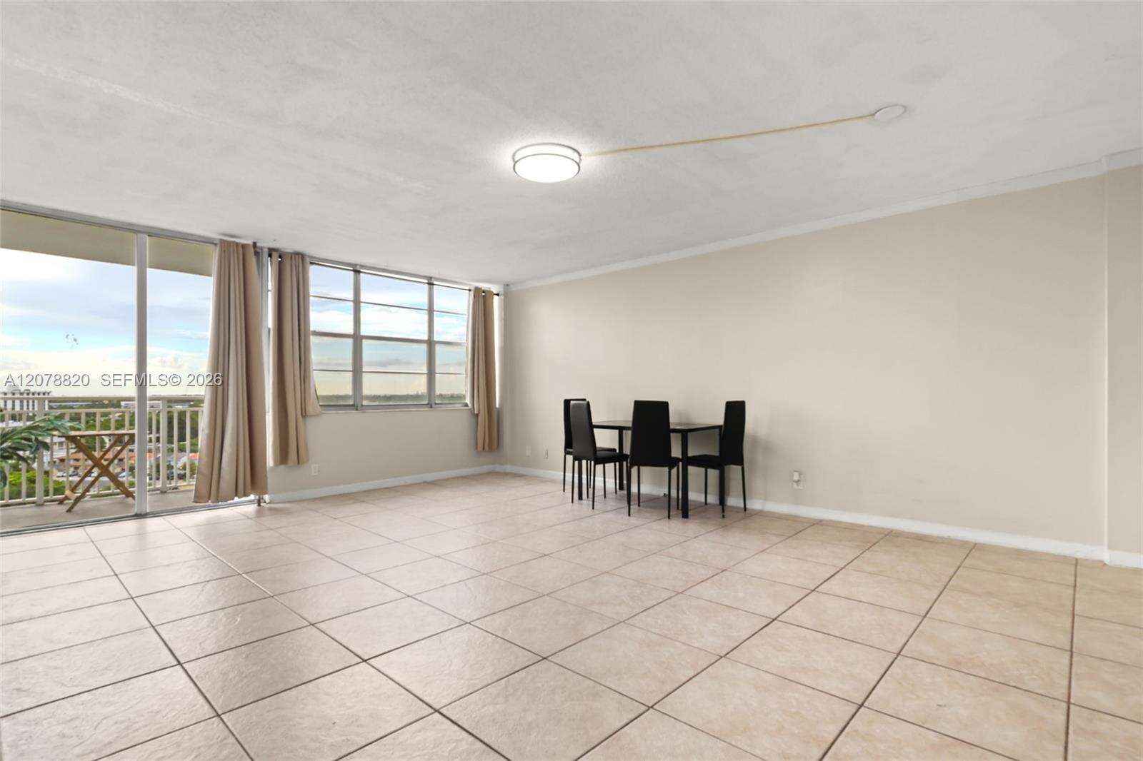Bayview Towers Condo South Bldg | Unit #A1010 Unit #A1010 | Picture 1