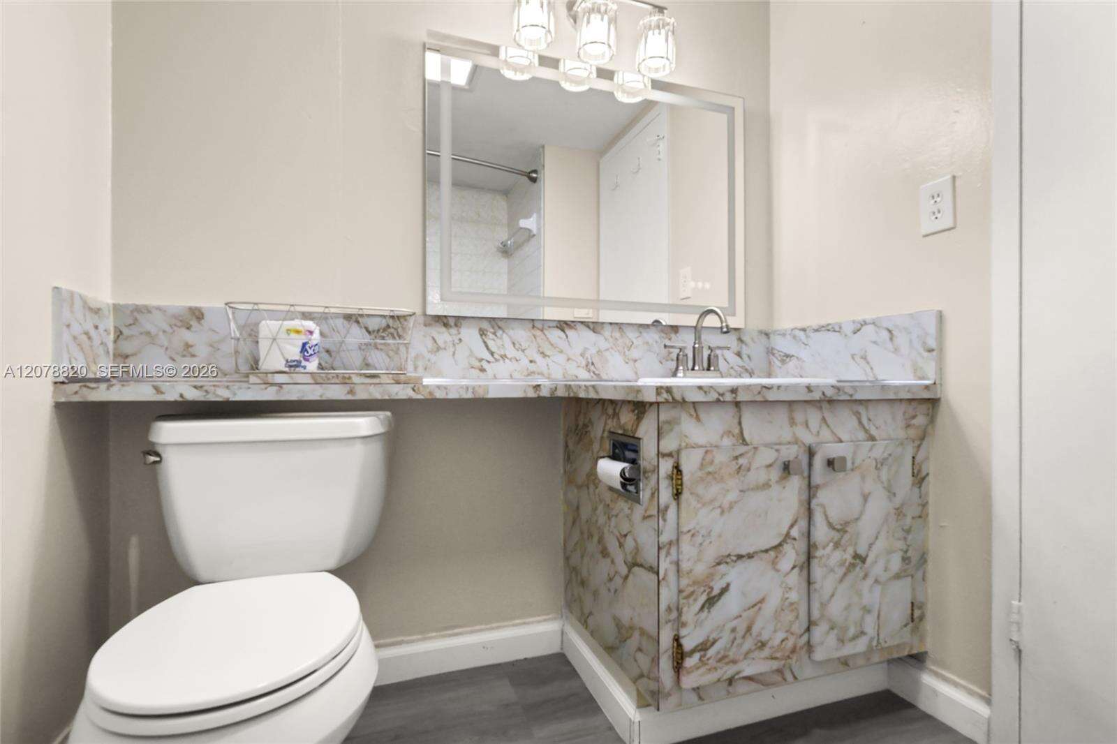 Bayview Towers Condo South Bldg | Unit #A1010 Unit #A1010 | Picture 16