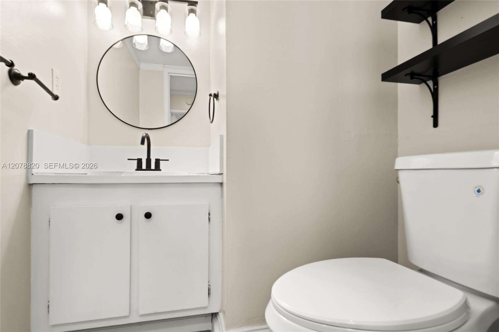 Bayview Towers Condo South Bldg | Unit #A1010 Unit #A1010 | Picture 8