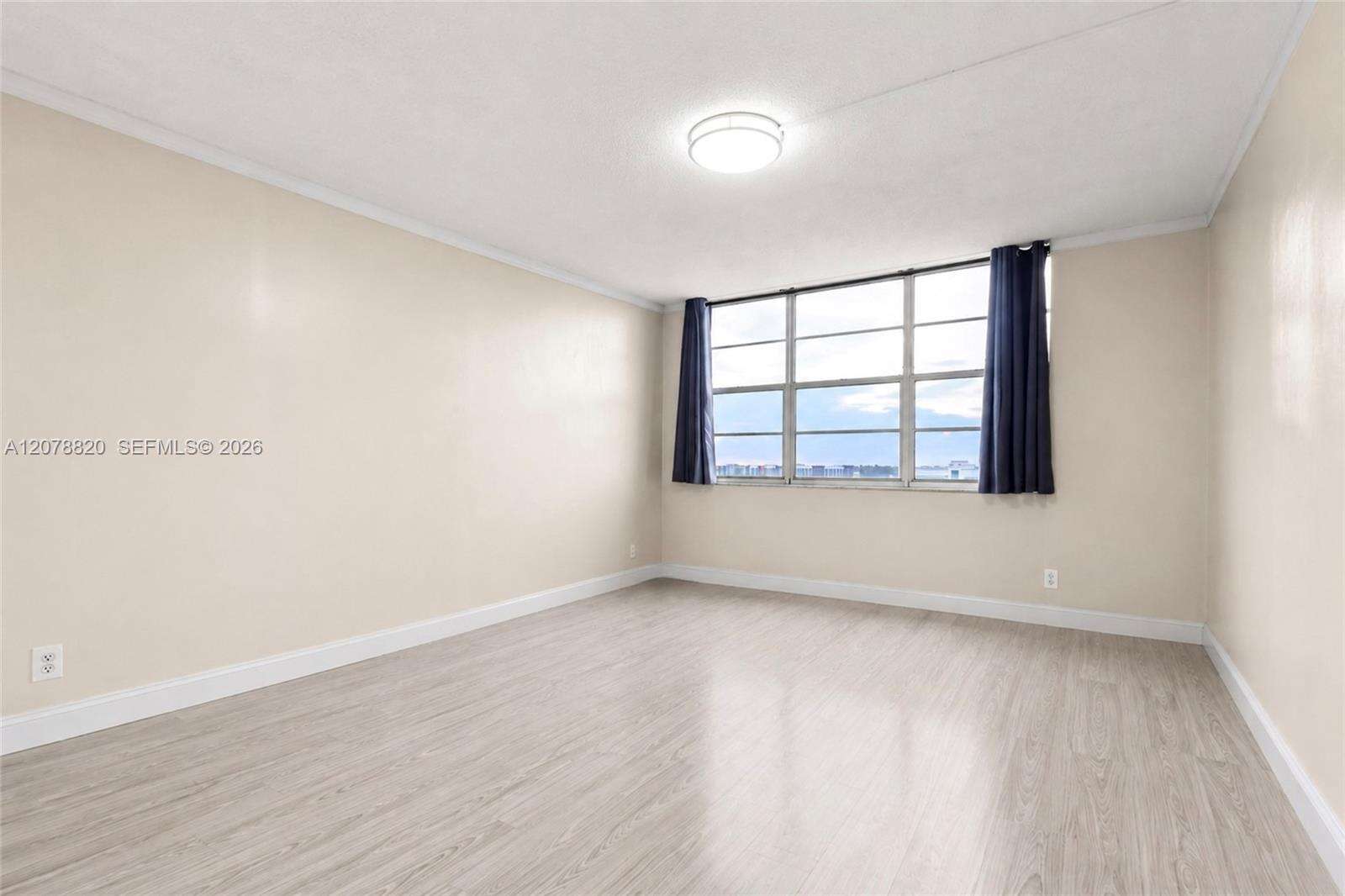 Bayview Towers Condo South Bldg | Unit #A1010 Unit #A1010 | Picture 9
