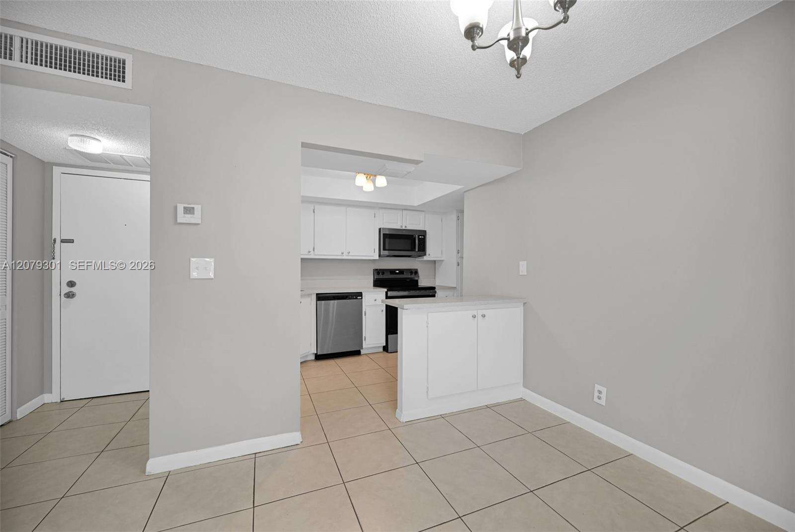 Lake Point Tower Condominium | Unit #109 Unit #109 | Picture 11